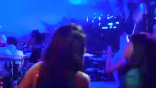 看国产酒吧午夜视频免费